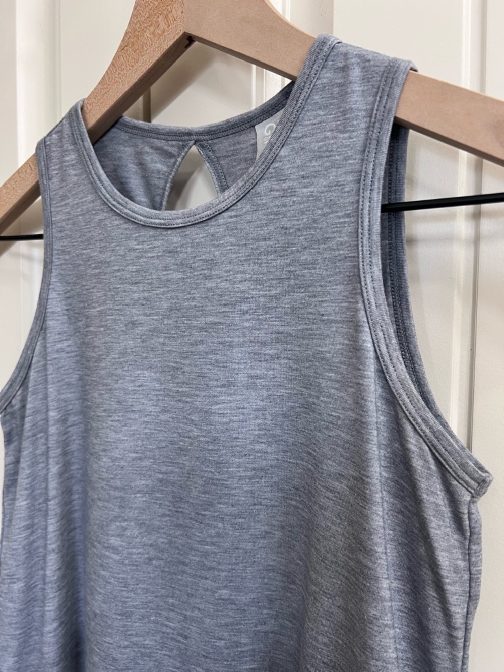 Athleta Girl Keyhole Tank in Gray, Size L (12) - Picture 3 of 10